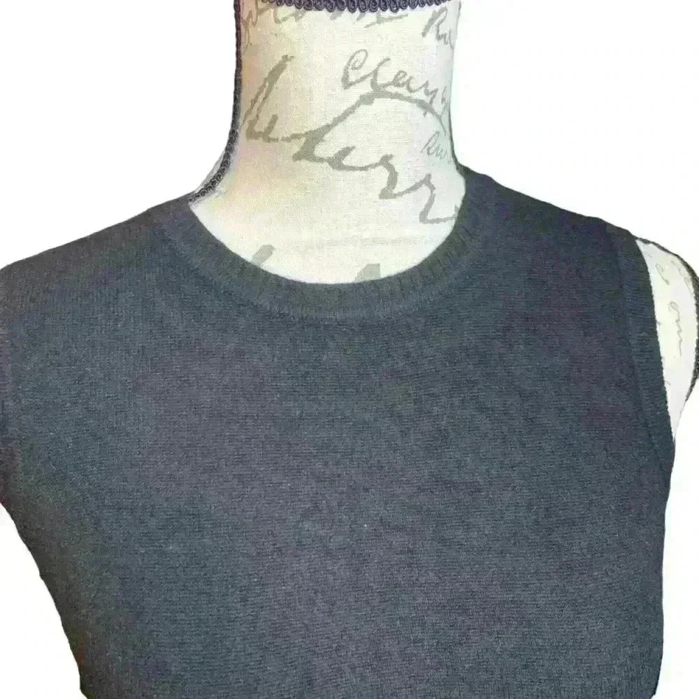 GUCCI ITALY 100% Cashmere Sweater Vest. Ladies Small. Black - Picture 4 of 13